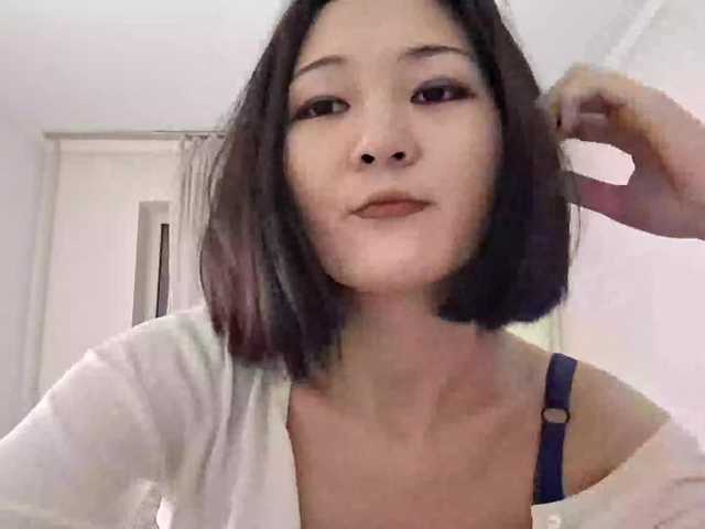 AraPfieffer live cam profile