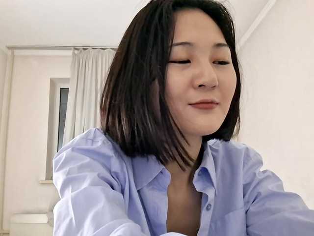 AraPfieffer's BongaCams show and profile