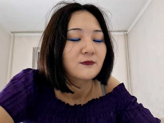 AraPfieffer's BongaCams show and profile