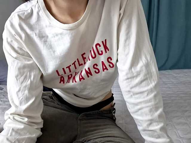 AraPfieffer's BongaCams show and profile