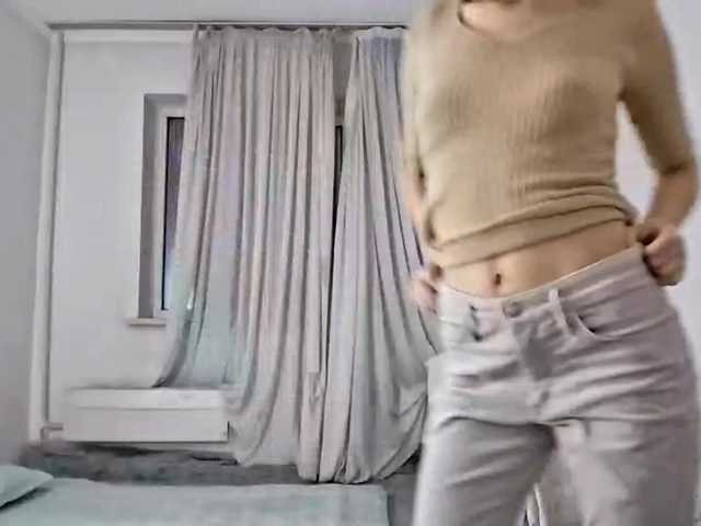 AraPfieffer's BongaCams show and profile