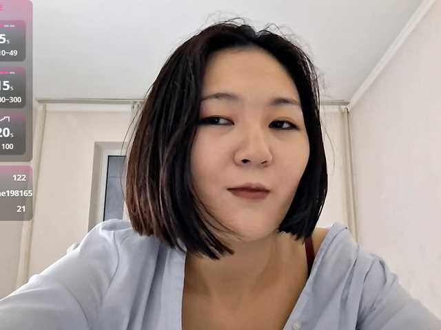 AraPfieffer's BongaCams show and profile