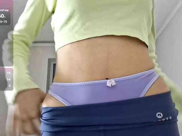 UrSweetieLeigh webcam