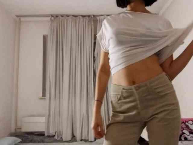 UrSweetieLeigh webcam