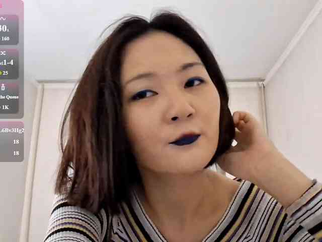 UrSweetieLeigh webcam