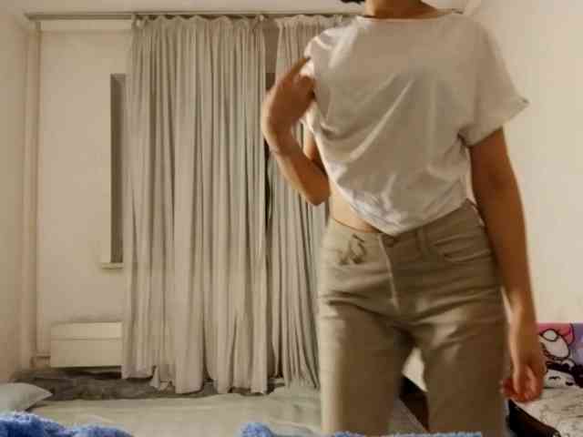 UrSweetieLeigh webcam