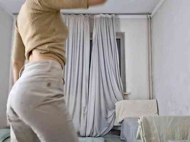 UrSweetieLeigh webcam