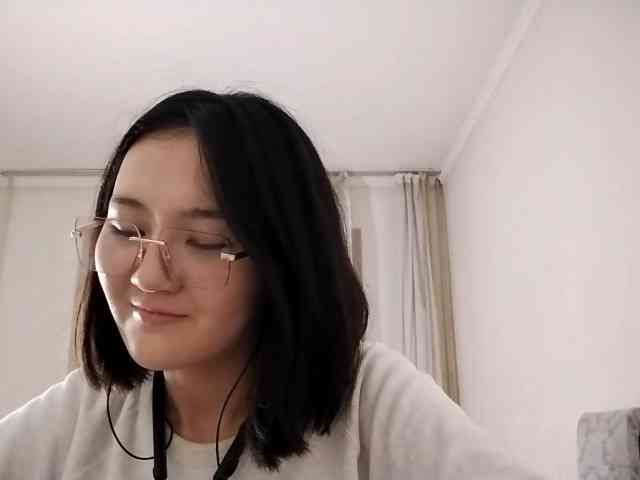 UrSweetieLeigh webcam