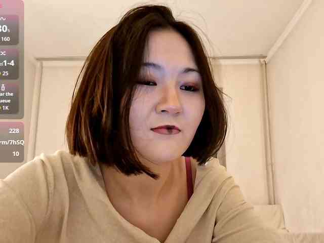 UrSweetieLeigh webcam