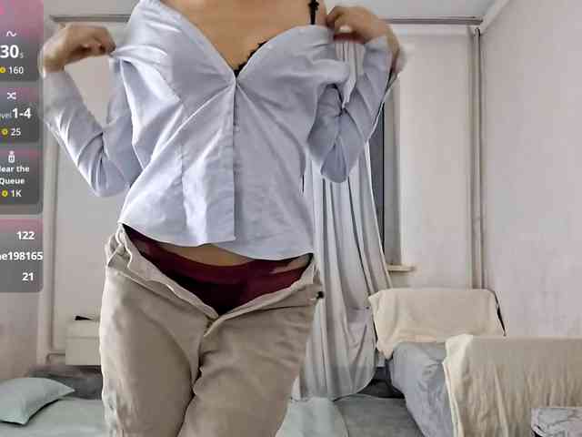 UrSweetieLeigh webcam