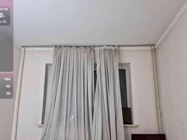 UrSweetieLeigh webcam