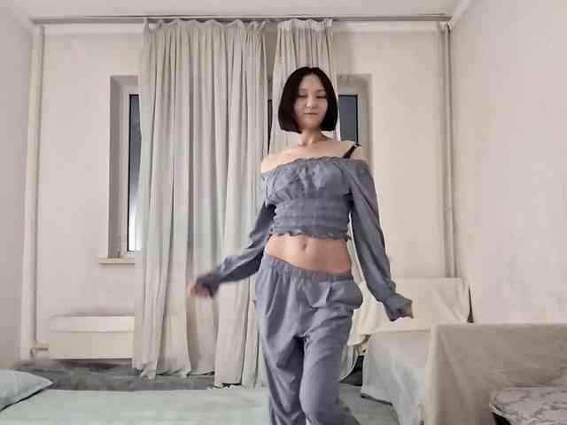 UrSweetieLeigh webcam