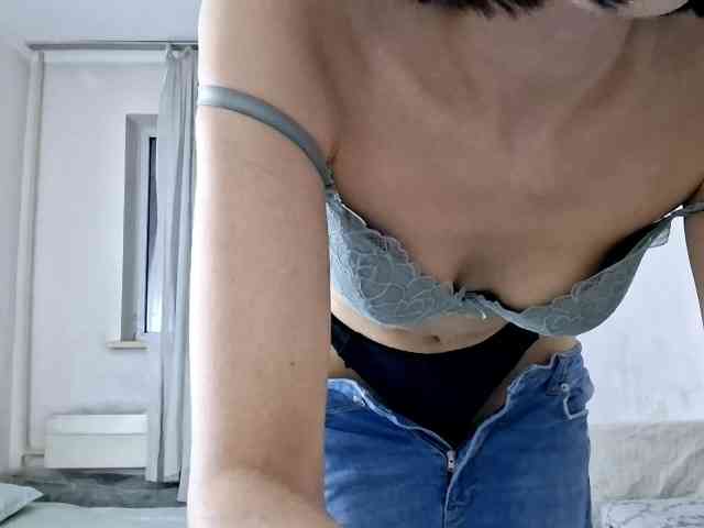 UrSweetieLeigh webcam