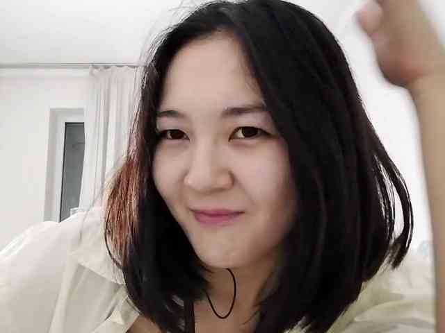 UrSweetieLeigh webcam