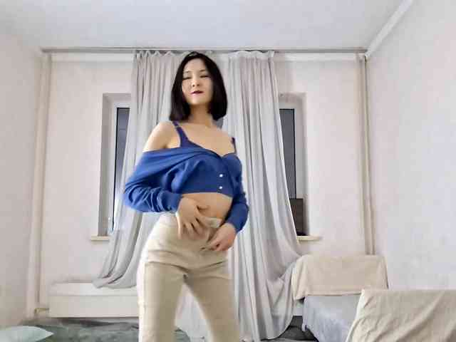 UrSweetieLeigh webcam