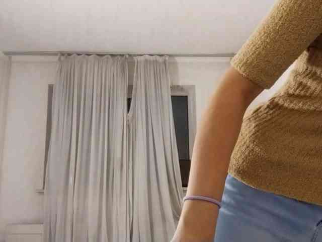 UrSweetieLeigh webcam