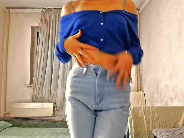 UrSweetieLeigh webcam