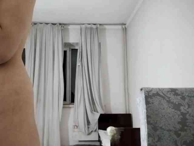 UrSweetieLeigh webcam