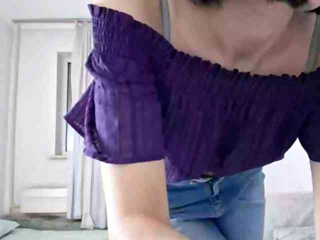 UrSweetieLeigh webcam