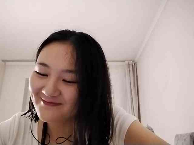 UrSweetieLeigh webcam