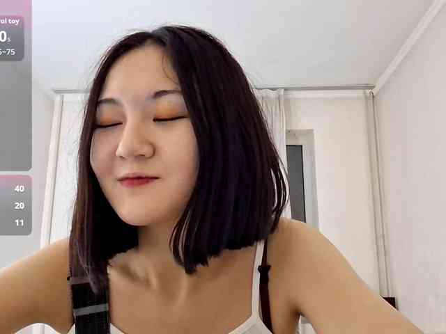 UrSweetieLeigh webcam