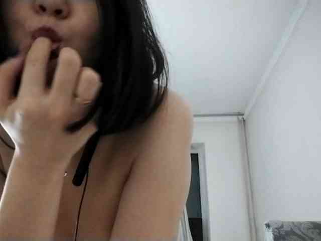 UrSweetieLeigh webcam