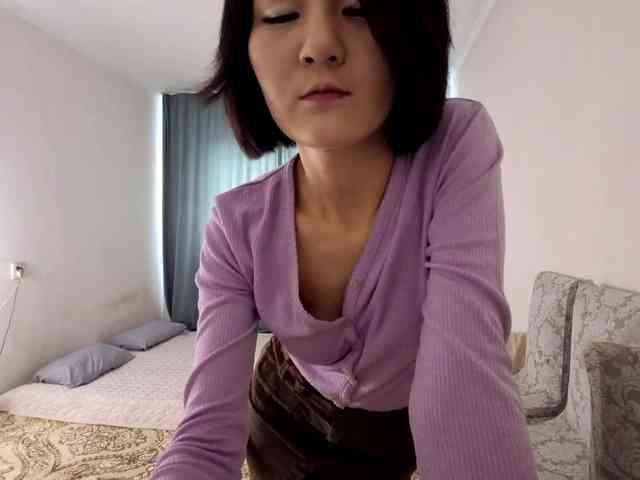 UrSweetieLeigh webcam