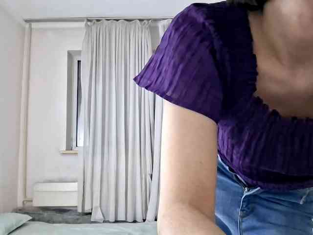 UrSweetieLeigh webcam