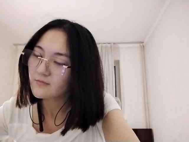 UrSweetieLeigh webcam