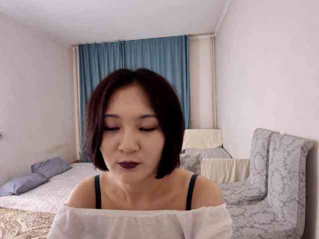 UrSweetieLeigh webcam