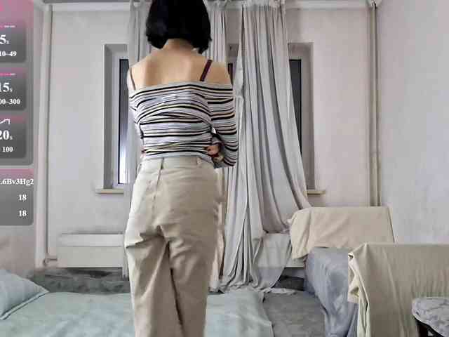 UrSweetieLeigh webcam