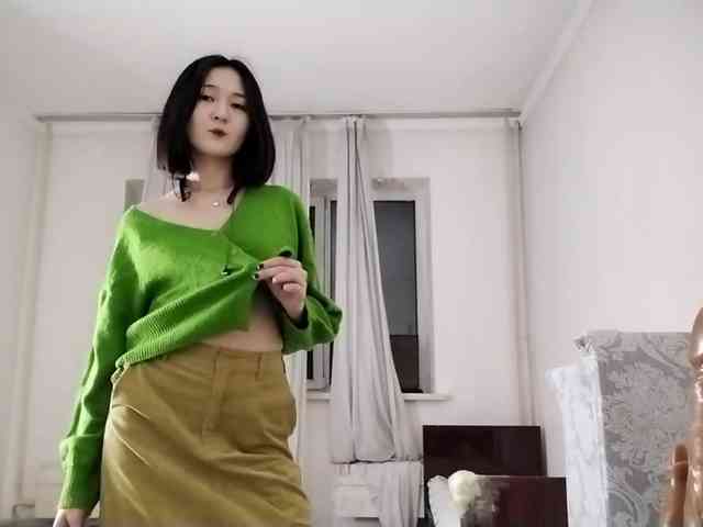 UrSweetieLeigh webcam