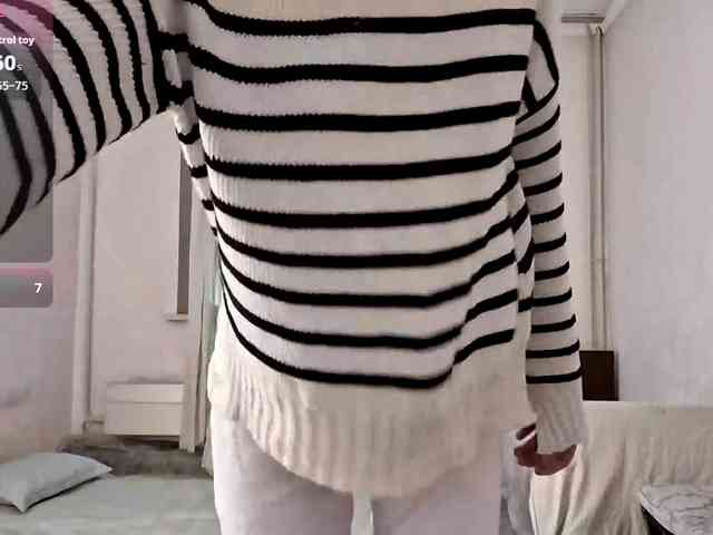 UrSweetieLeigh webcam