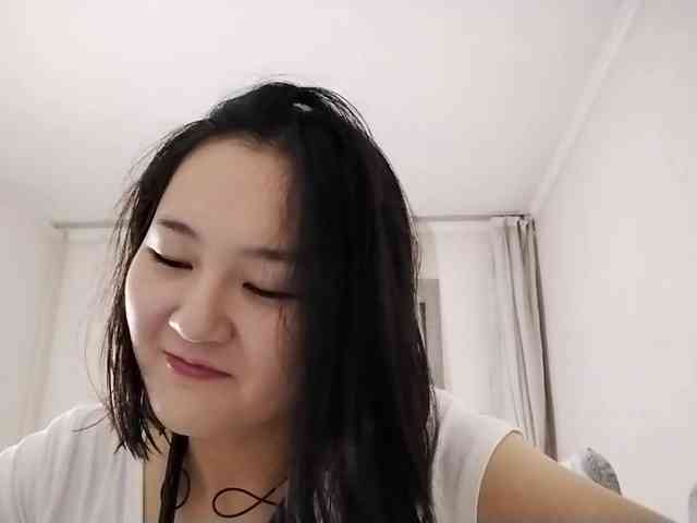 UrSweetieLeigh webcam