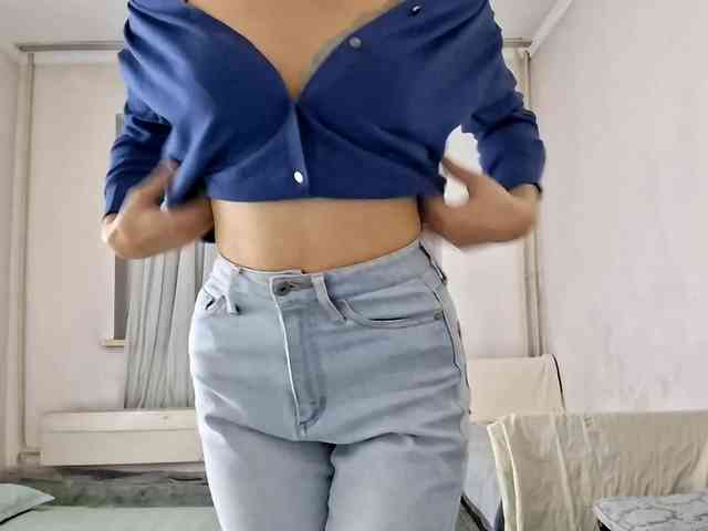 UrSweetieLeigh webcam