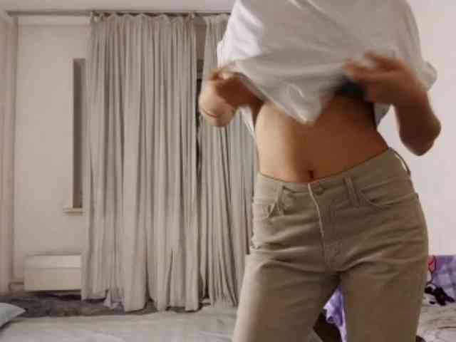 UrSweetieLeigh webcam