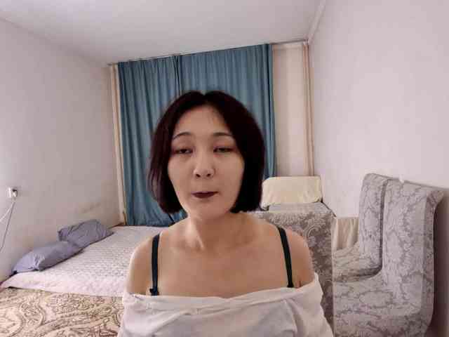 UrSweetieLeigh webcam