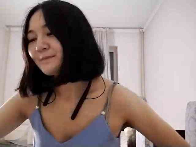 UrSweetieLeigh webcam