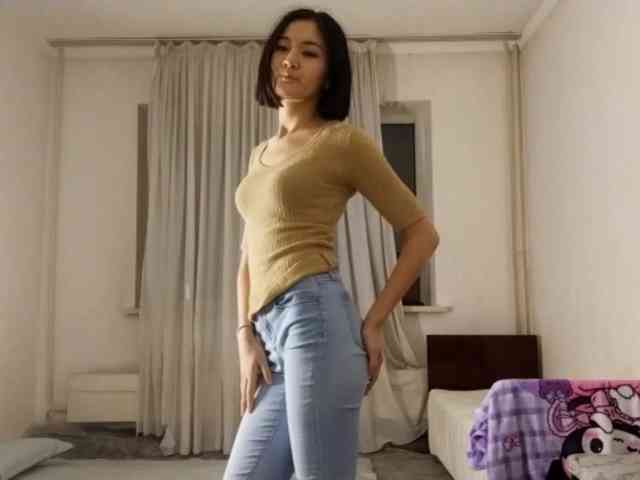 UrSweetieLeigh webcam