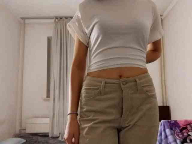 UrSweetieLeigh webcam