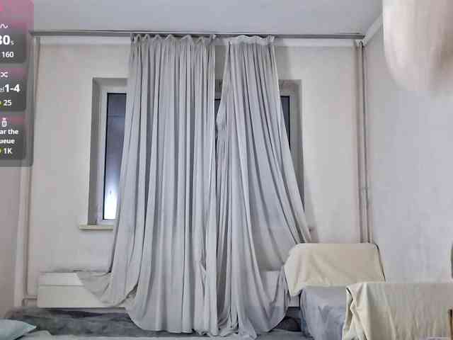 UrSweetieLeigh webcam