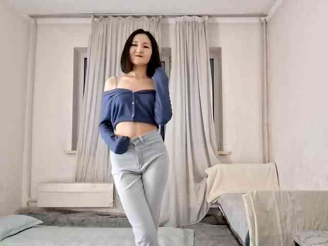 UrSweetieLeigh webcam