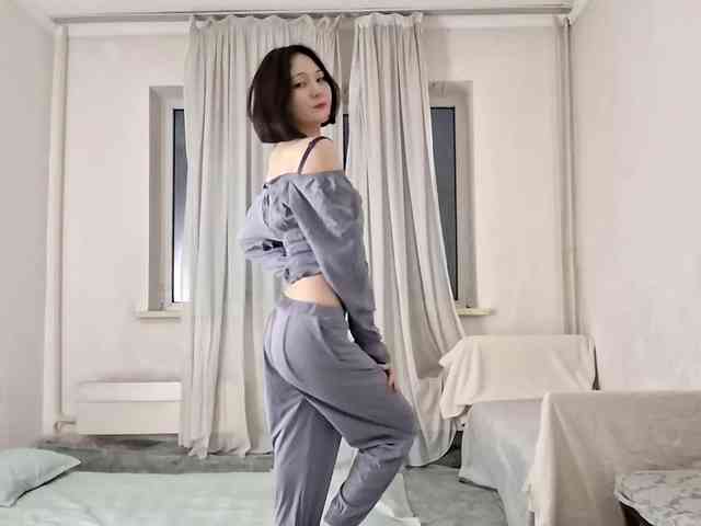 UrSweetieLeigh webcam