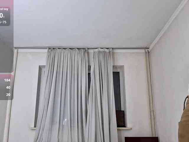 UrSweetieLeigh webcam