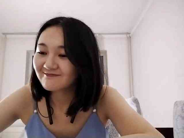 UrSweetieLeigh webcam