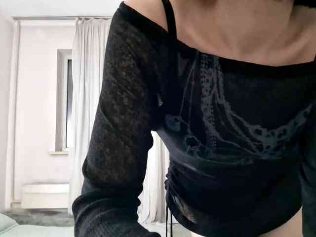 UrSweetieLeigh webcam