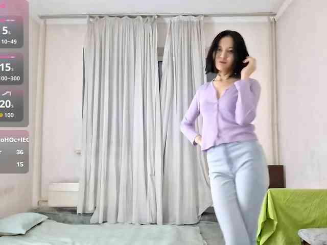 UrSweetieLeigh webcam