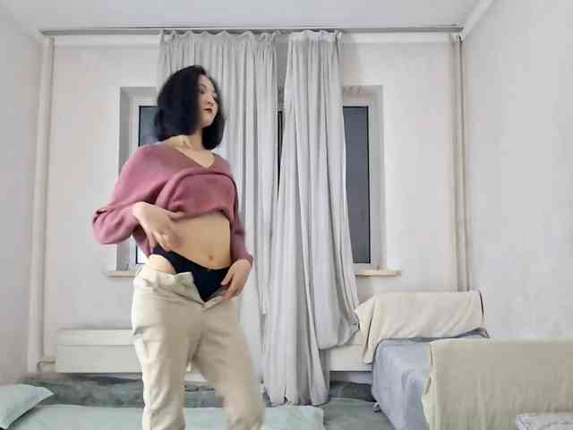 UrSweetieLeigh webcam