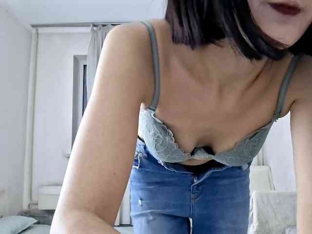 UrSweetieLeigh webcam