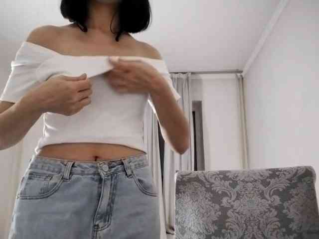 UrSweetieLeigh webcam